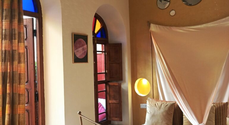 Moon Room bed Dar Taliwint