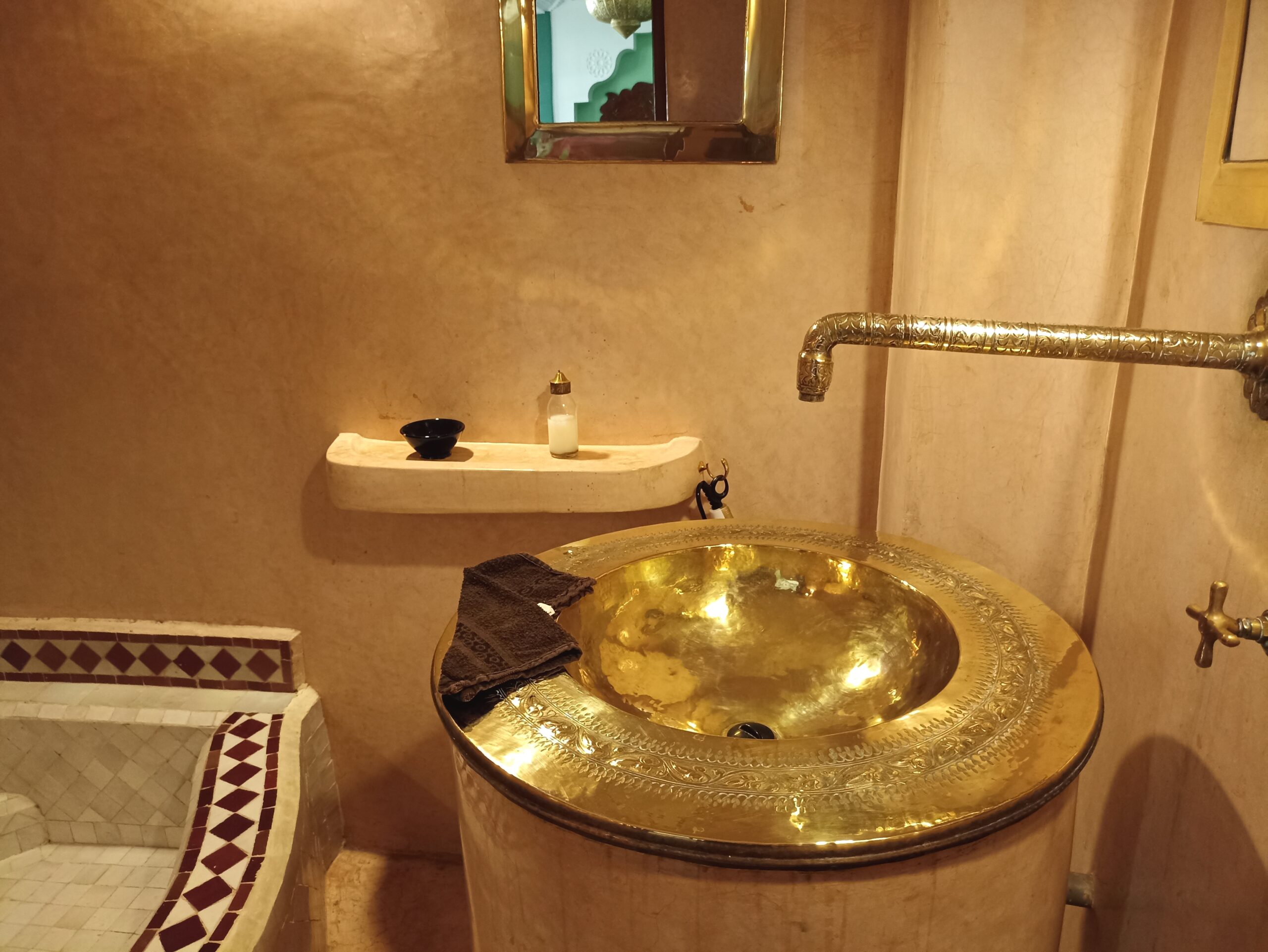 room pacha riad dar taliwint marrakech bathroom details