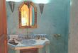 https://www.dartaliwint.com/wp-content/uploads/2023/05/chambre-lune-riad-dar-taliwint-marrakech-salle-de-bains-tadelakt.jpg
