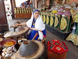 Huile d'argan extraction riad dar taliwint marrakech