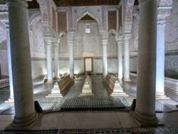 Chambre des douze colonnes 2 Marrakech riaddartaliwint