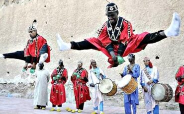 Gnawa sauts Dar Taliwint Marrakech