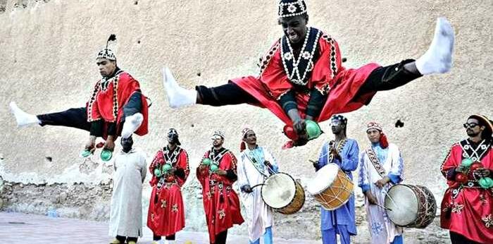 Gnawa sauts Dar Taliwint Marrakech