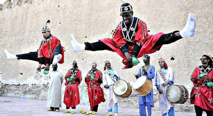 Gnawa sauts Dar Taliwint Marrakech